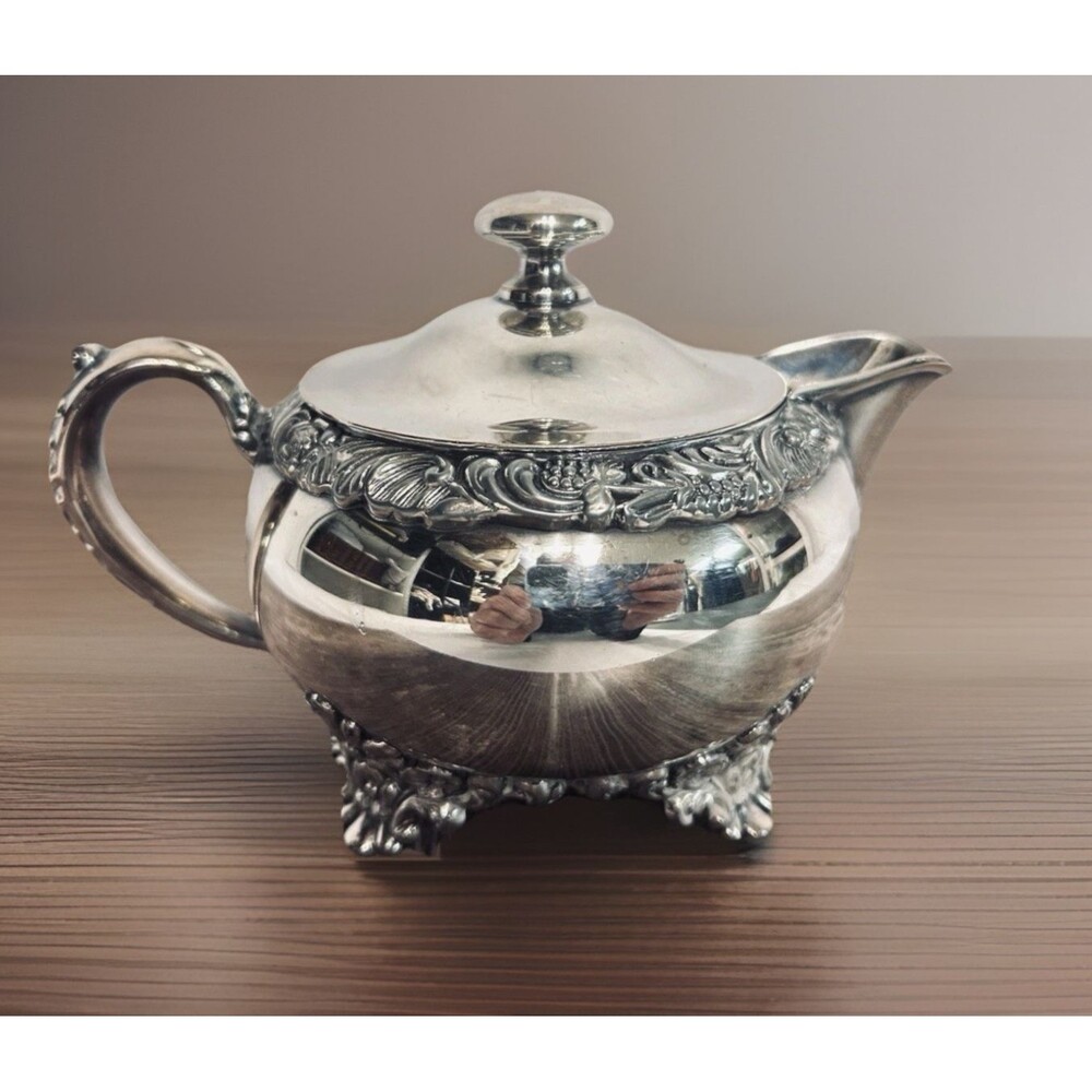 VTG Wilcox New Beverly Manor Silver Plate Creamer & Lid #1304 Polished Intricate